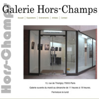 Exposition dans la galerie Hors-Champs à Paris